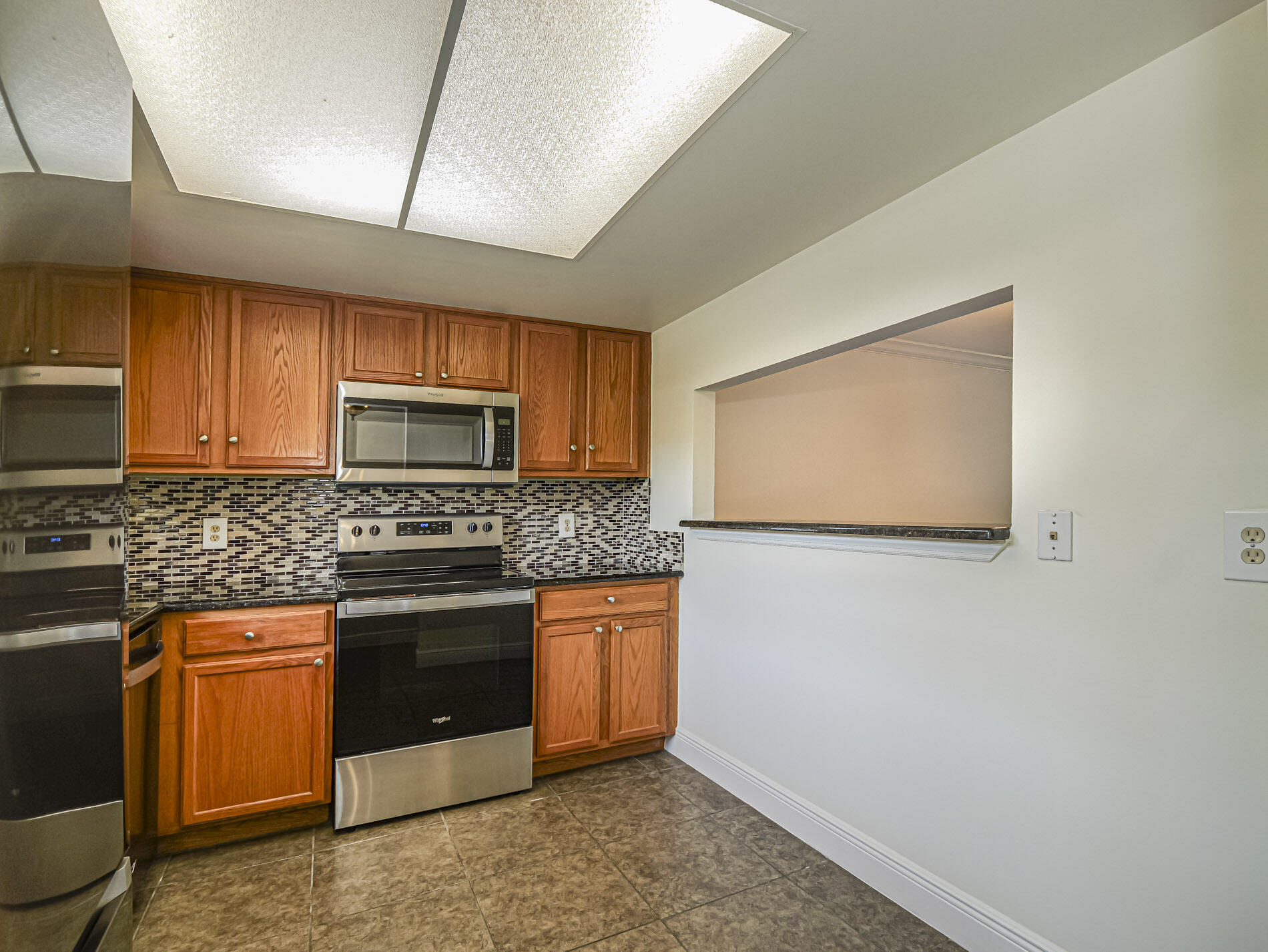 OAK PARK TERRACE UNITS 1-16 - Residential Lease