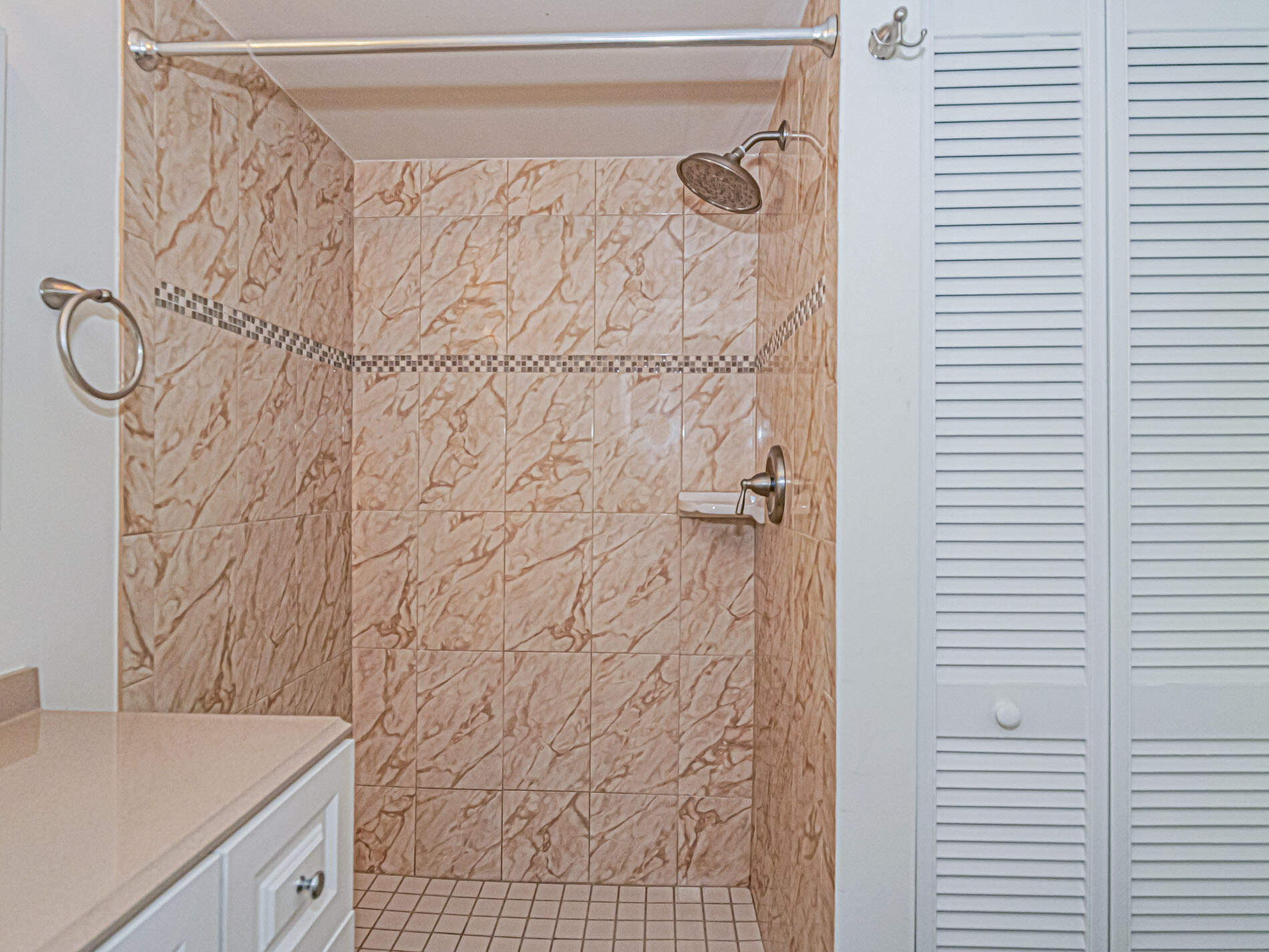 OAK PARK TERRACE UNITS 1-16 - Residential Lease