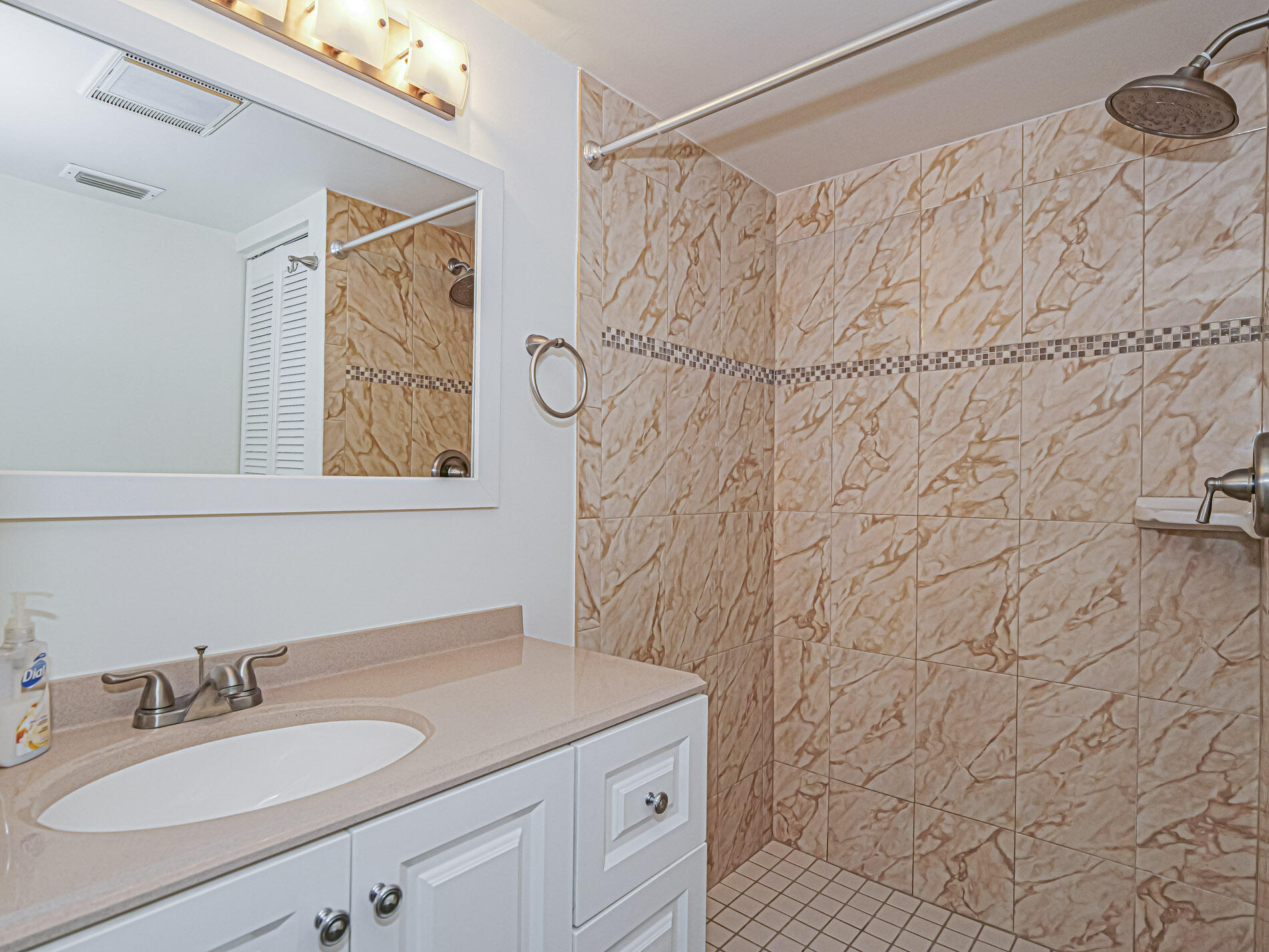 OAK PARK TERRACE UNITS 1-16 - Residential Lease