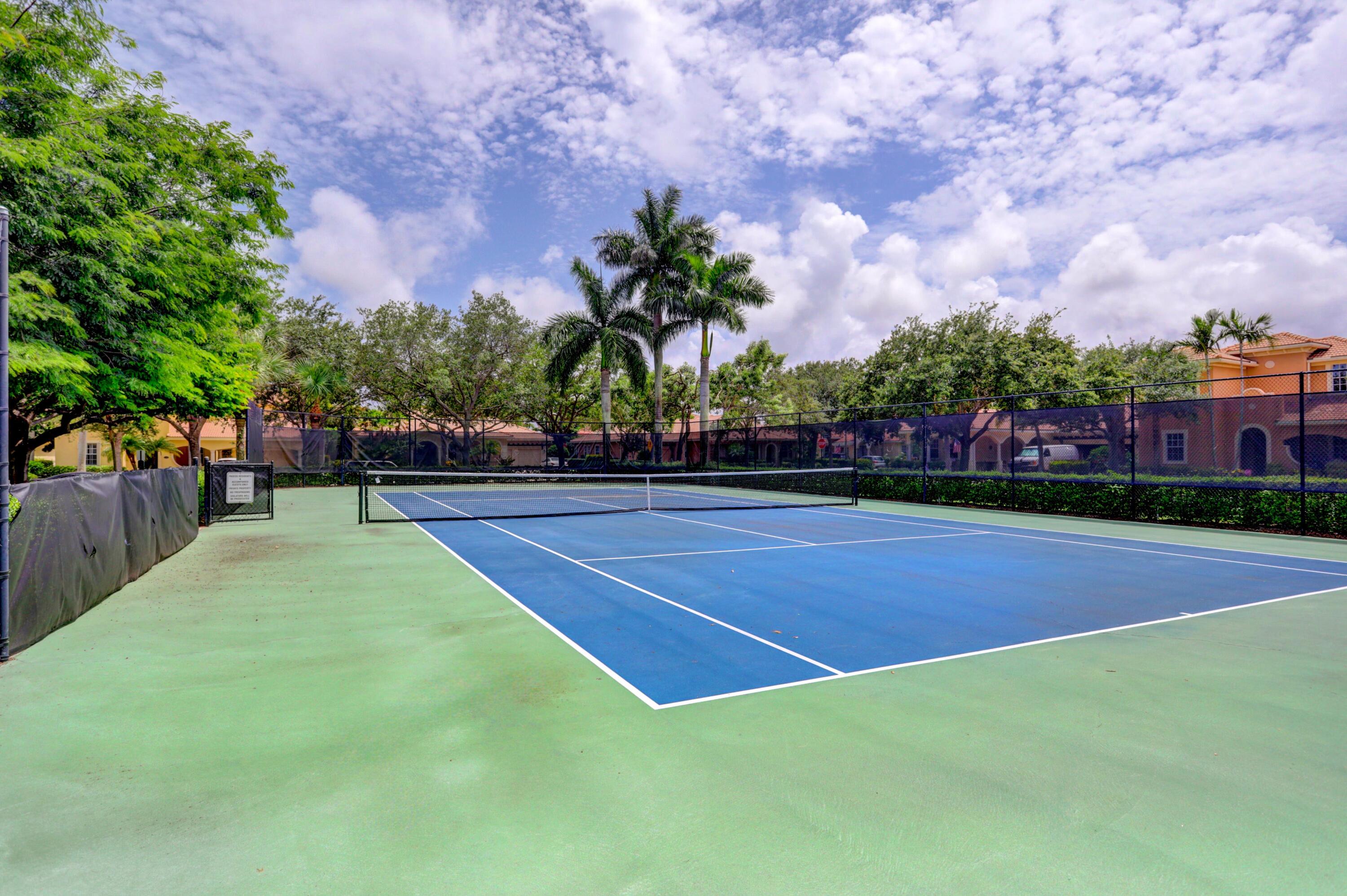 Paseos / Pines on Pennock - Residential