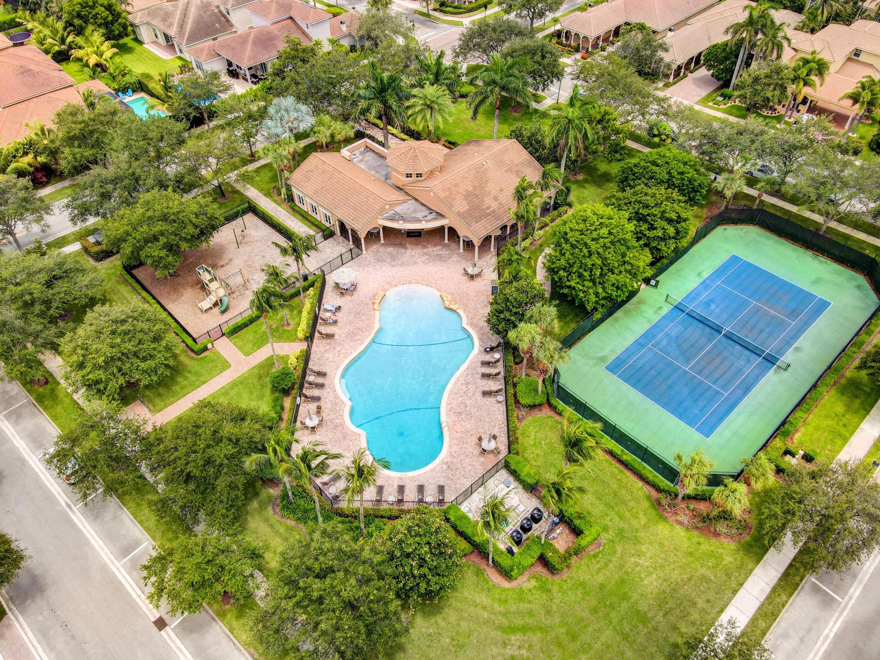 Paseos / Pines on Pennock - Residential