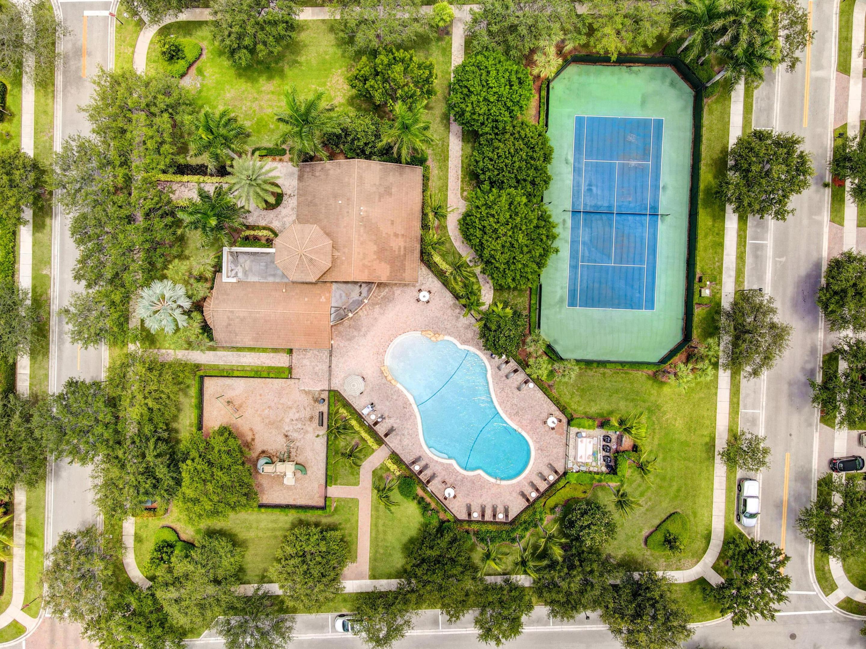 Paseos / Pines on Pennock - Residential