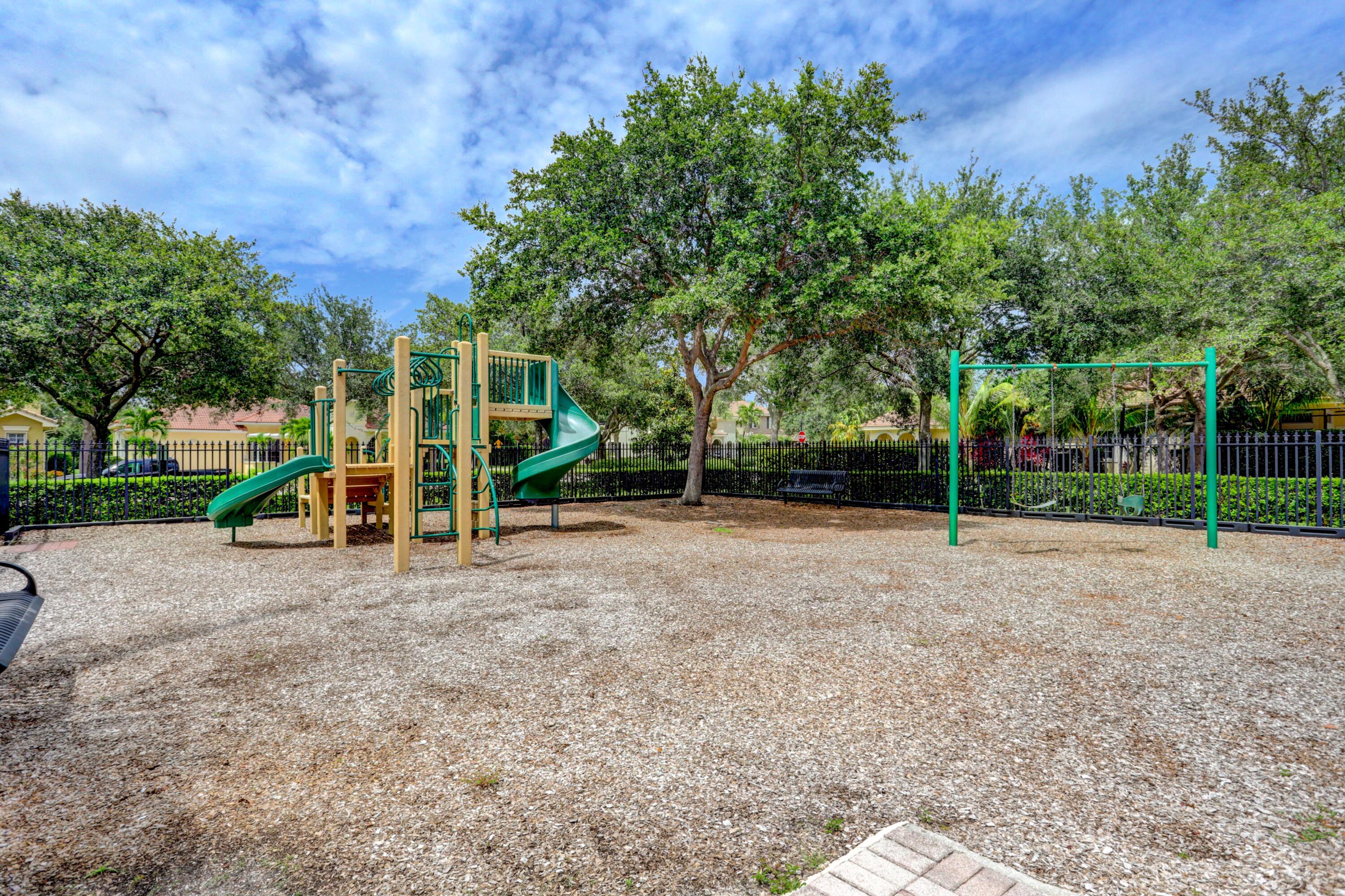 Paseos / Pines on Pennock - Residential
