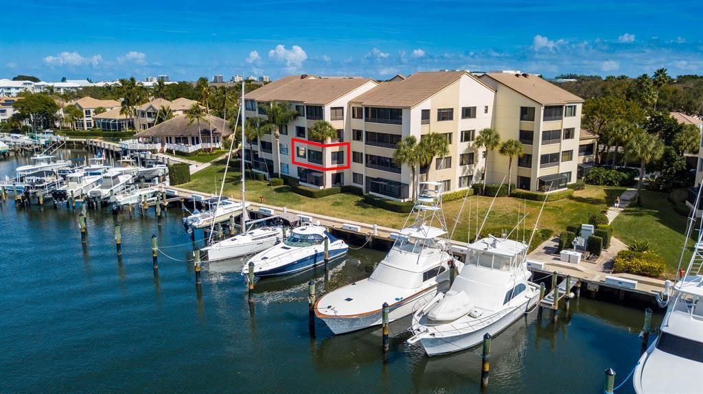 Photo of 824 Oak Harbour Drive #824, Juno Beach, FL 33408 (MLS # R10698517)