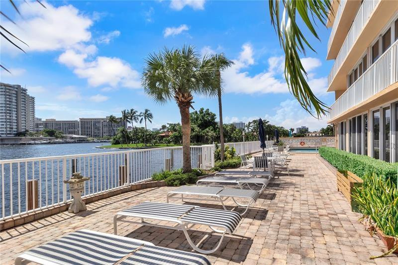 DORSEY ARMS - Residential