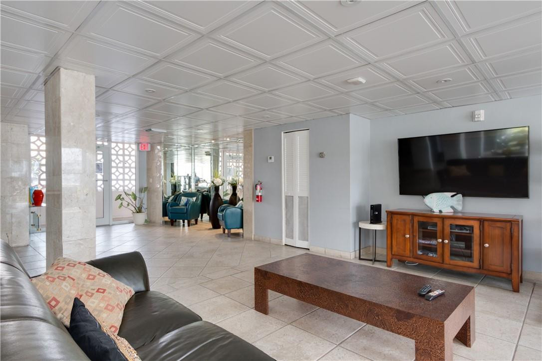 DORSEY ARMS - Residential