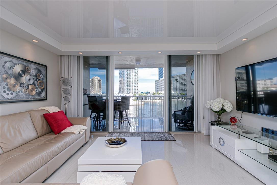 DORSEY ARMS - Residential