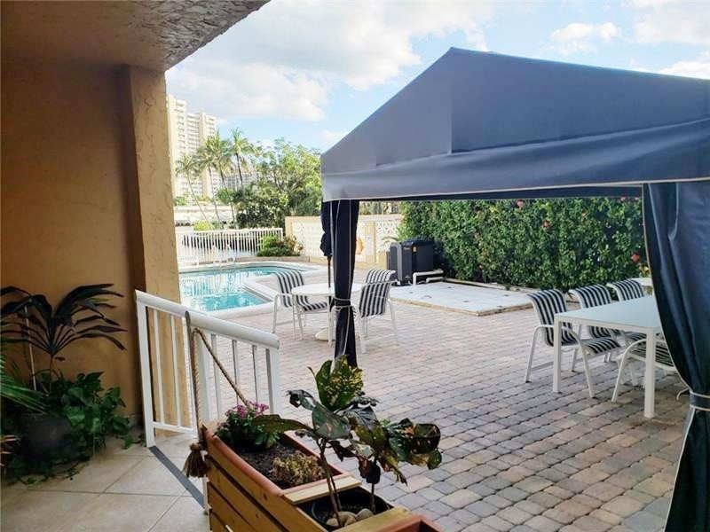 DORSEY ARMS - Residential