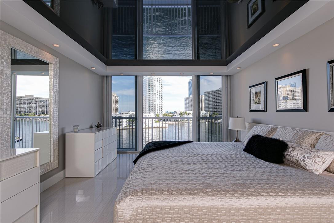 DORSEY ARMS - Residential