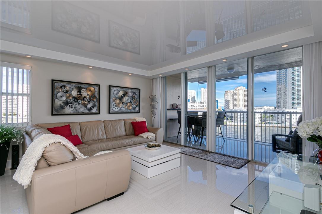 DORSEY ARMS - Residential