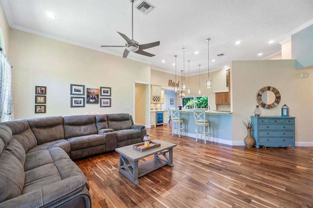 LEGEND LAKE ESTATES - Residential