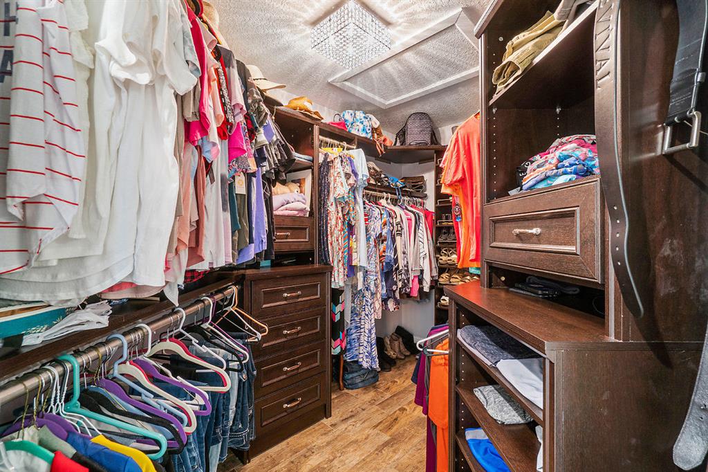 LEGEND LAKE ESTATES - Residential