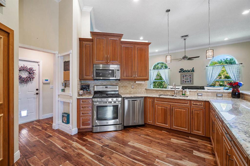 LEGEND LAKE ESTATES - Residential