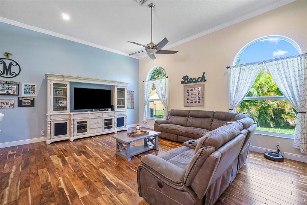 LEGEND LAKE ESTATES - Residential