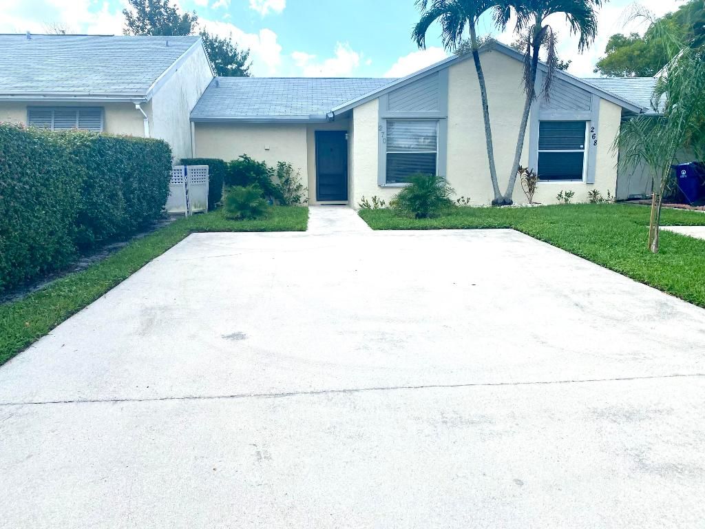 Photo of 270 Palmetto Court, Jupiter, FL 33458 (MLS # R10973512)