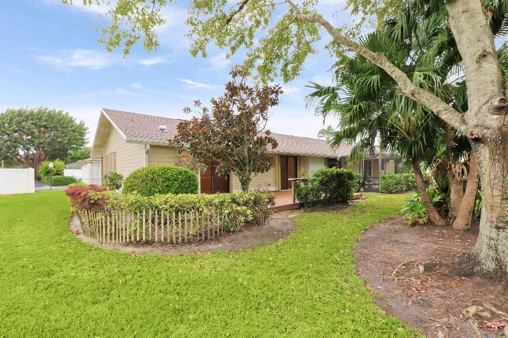 Photo of 704 Summer Winds Lane, Jupiter, FL 33458 (MLS # R10943328)