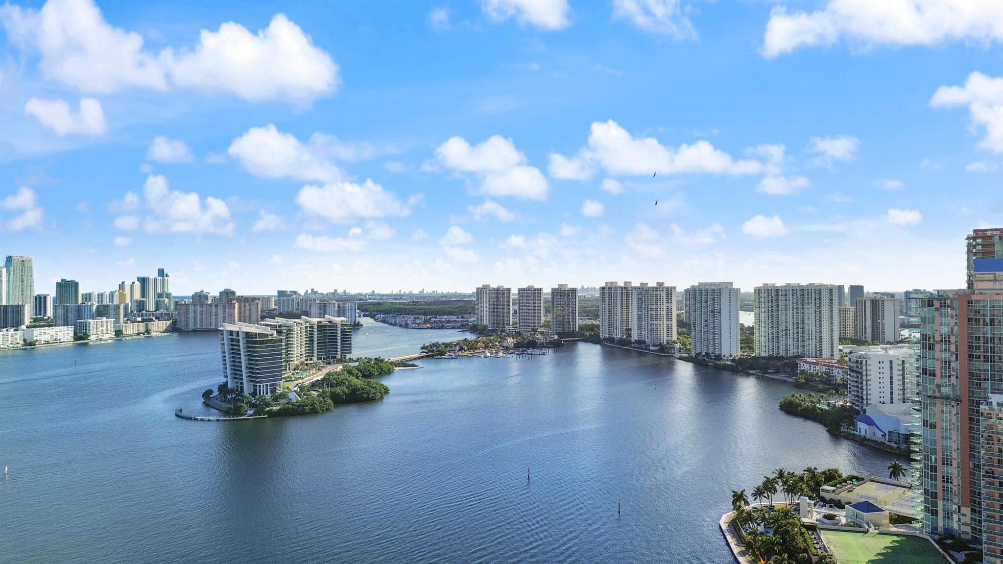 MYSTIC POINTE TOWER 600 C - Residential