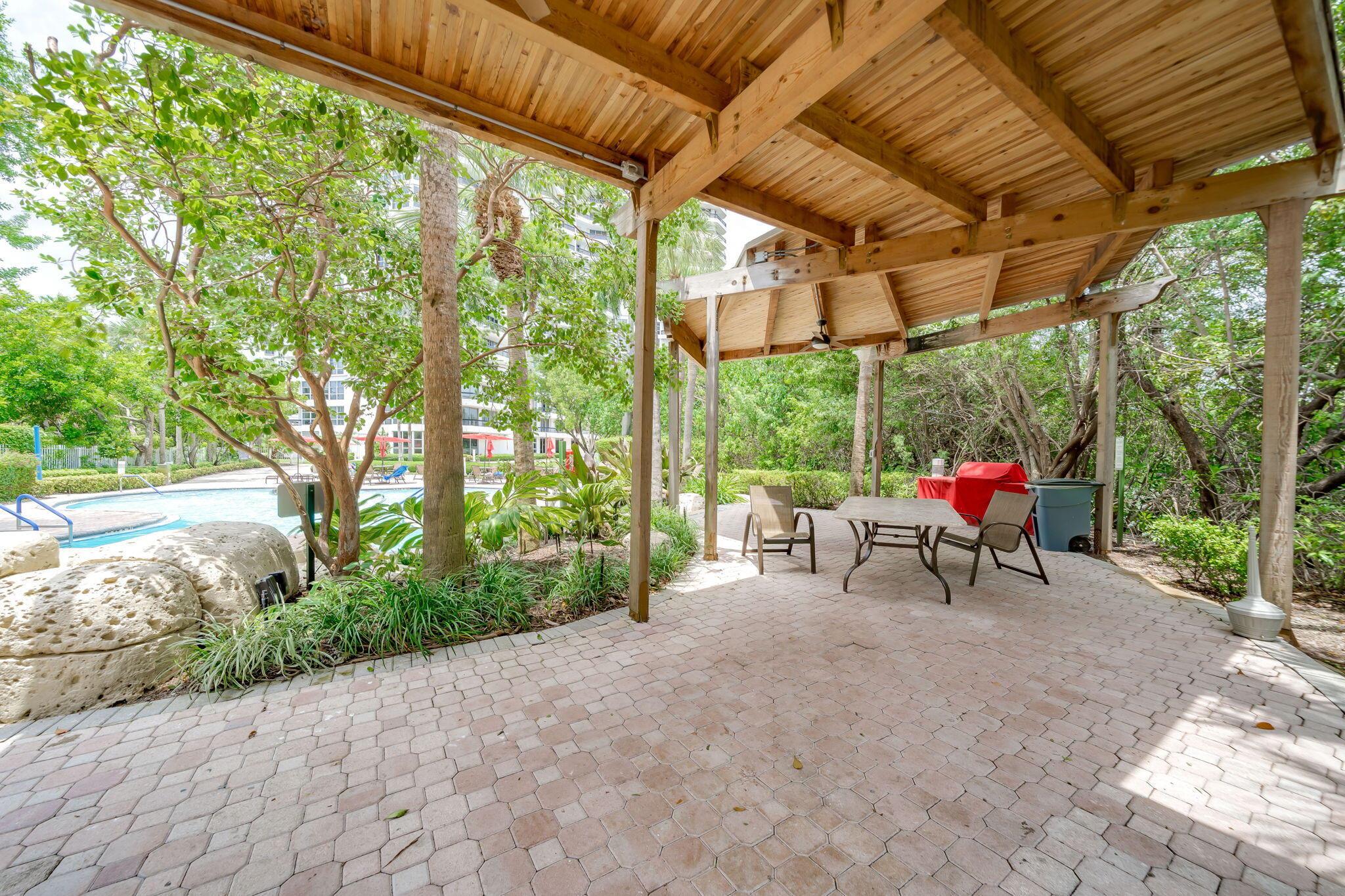 MYSTIC POINTE TOWER 600 C - Residential