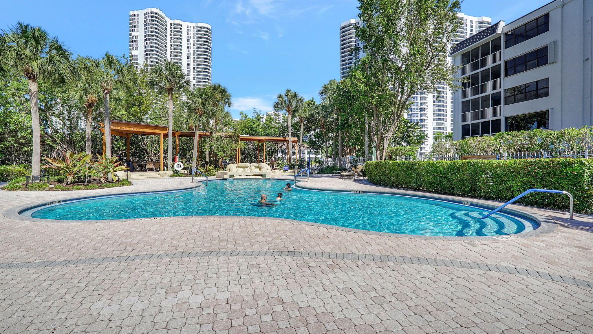 MYSTIC POINTE TOWER 600 C - Residential