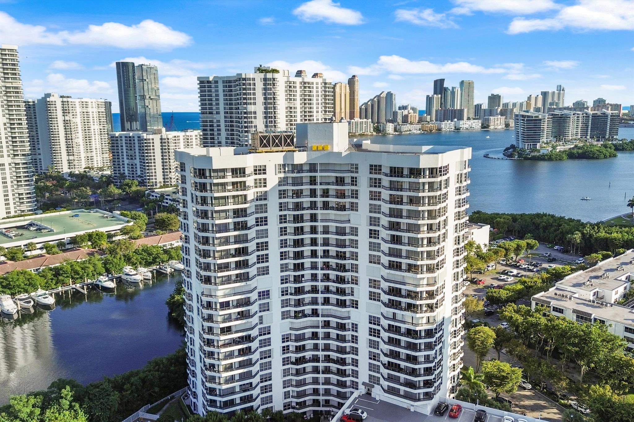 MYSTIC POINTE TOWER 600 C - Residential