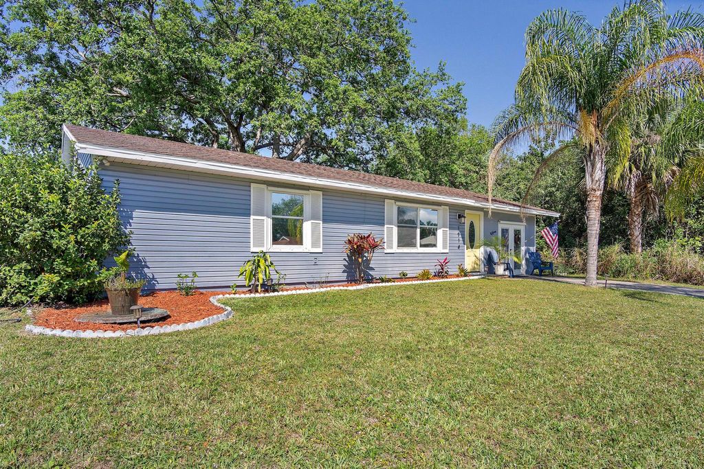 Photo of 1914 SW Beauregard Street, Port Saint Lucie, FL 34953 (MLS # R10967962)