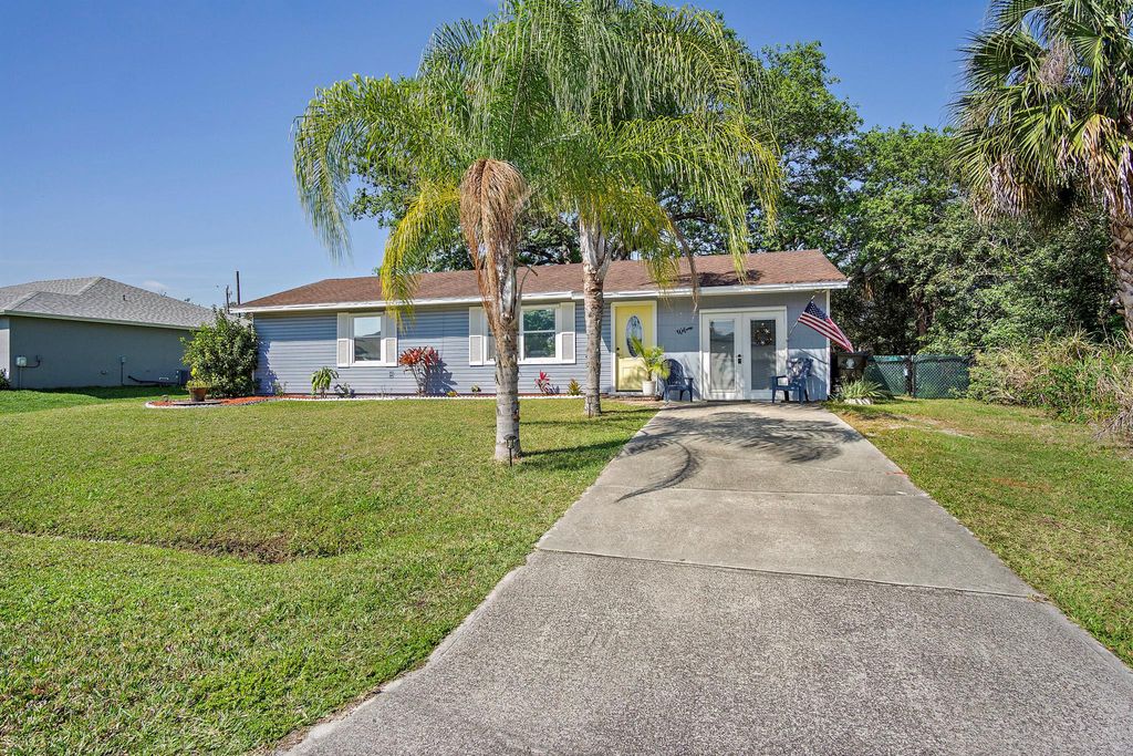 Photo of 1914 SW Beauregard Street, Port Saint Lucie, FL 34953 (MLS # R10967962)
