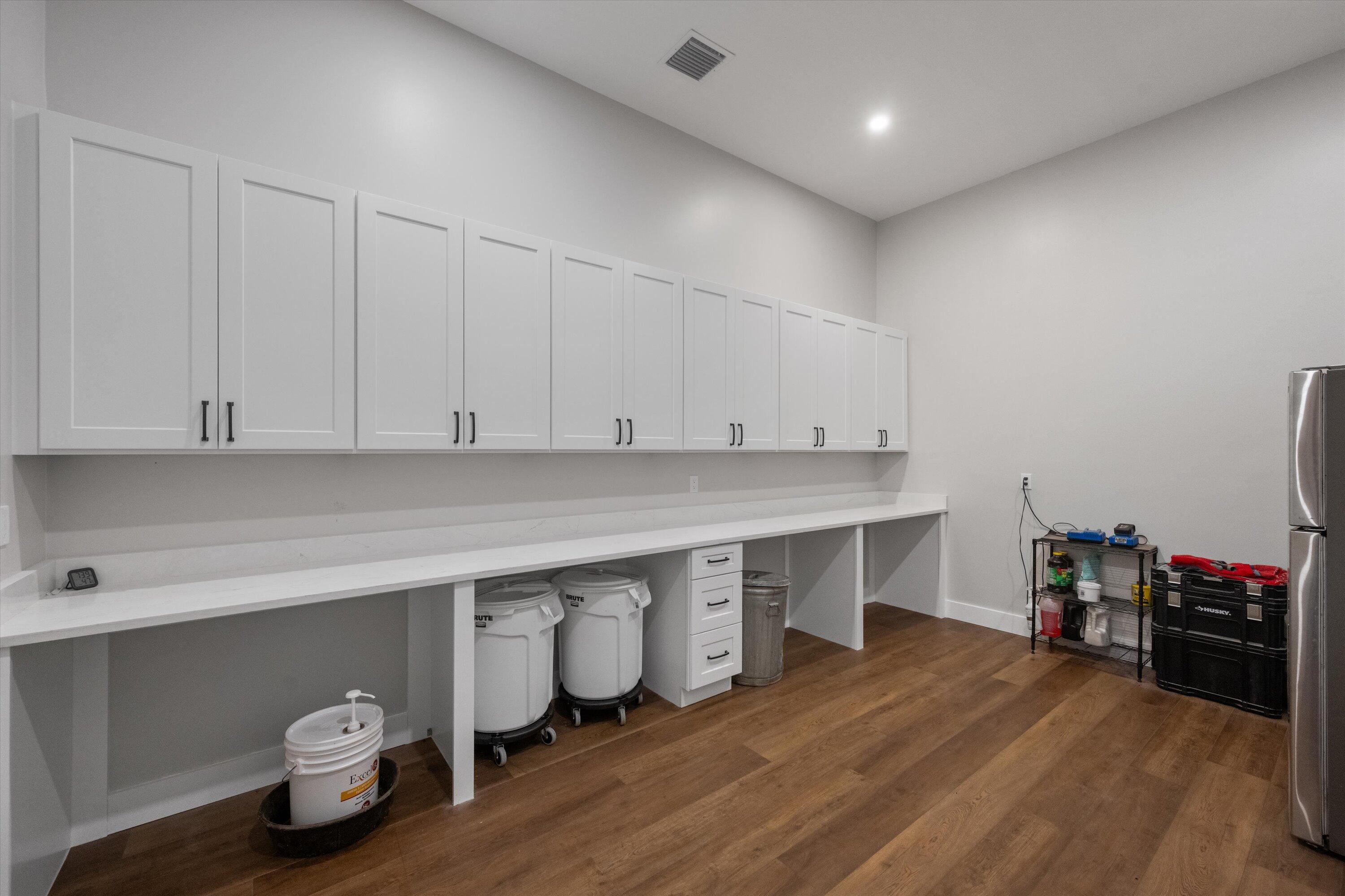 Rustic Ranches - Residential Lease