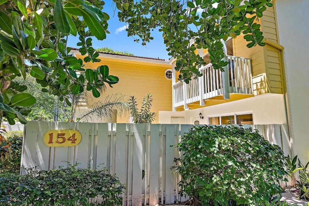 Photo of 154 Seabreeze Circle, Jupiter, FL 33477 (MLS # R10990997)