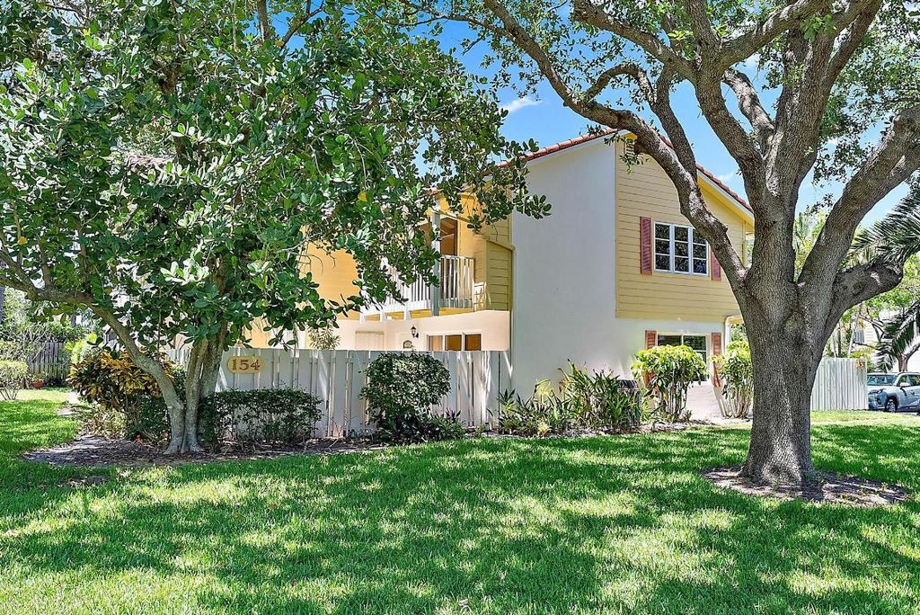 Photo of 154 Seabreeze Circle, Jupiter, FL 33477 (MLS # R10990997)
