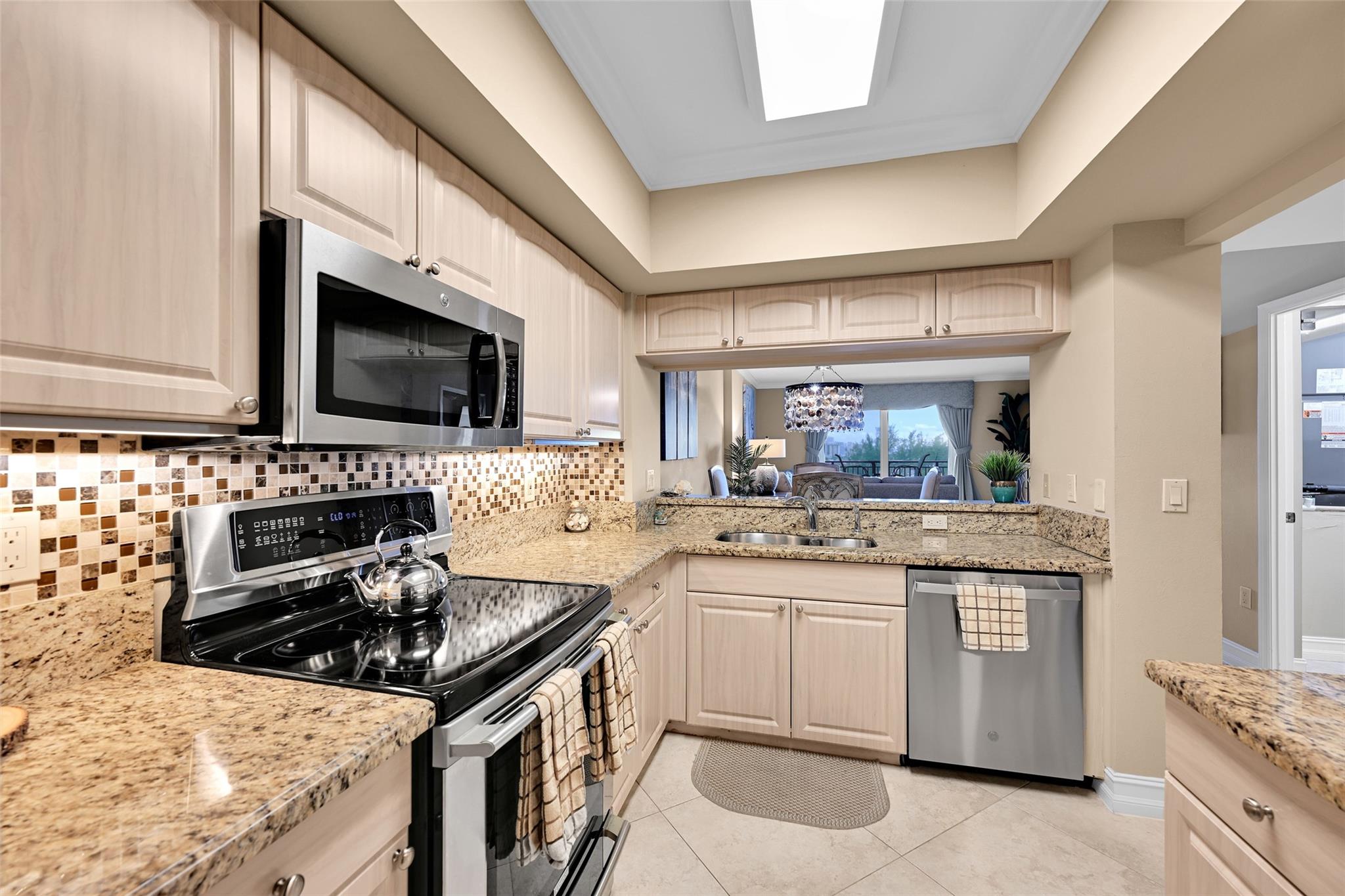 View photos, virtual tours, details... 2880 NE 14th Street Cswy 610