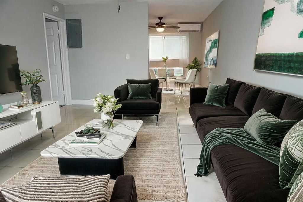 Photo of 5141 NE 18th Ave #3, Fort Lauderdale, FL 33334 (MLS # F10520403)