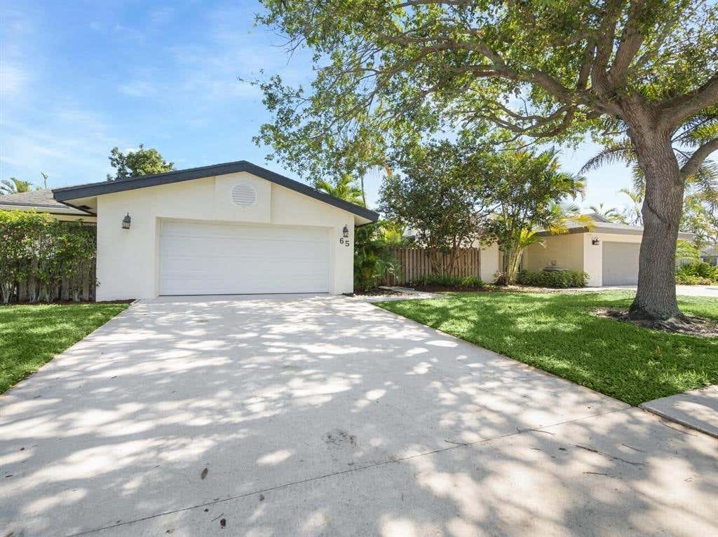 Photo of 65 Baytree Circle, Boynton Beach, FL 33436 (MLS # R10776403)