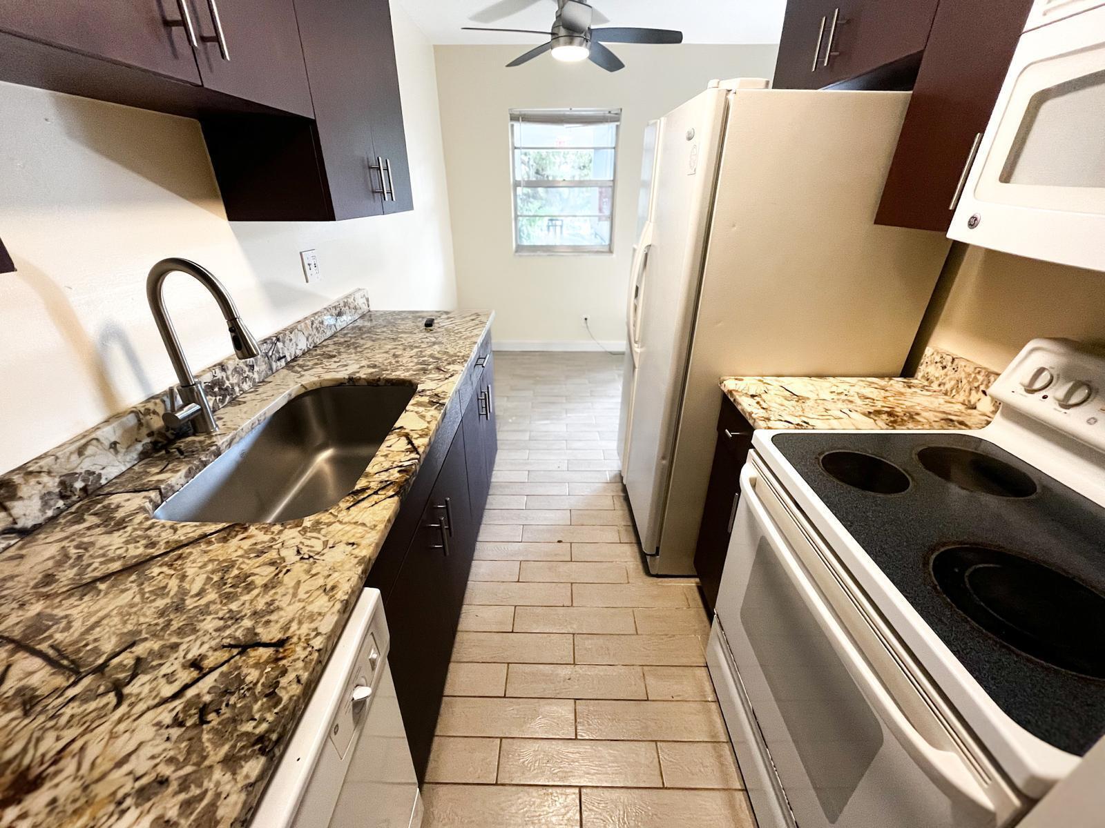 LAKE WORTH TOWN OF - Residential Lease