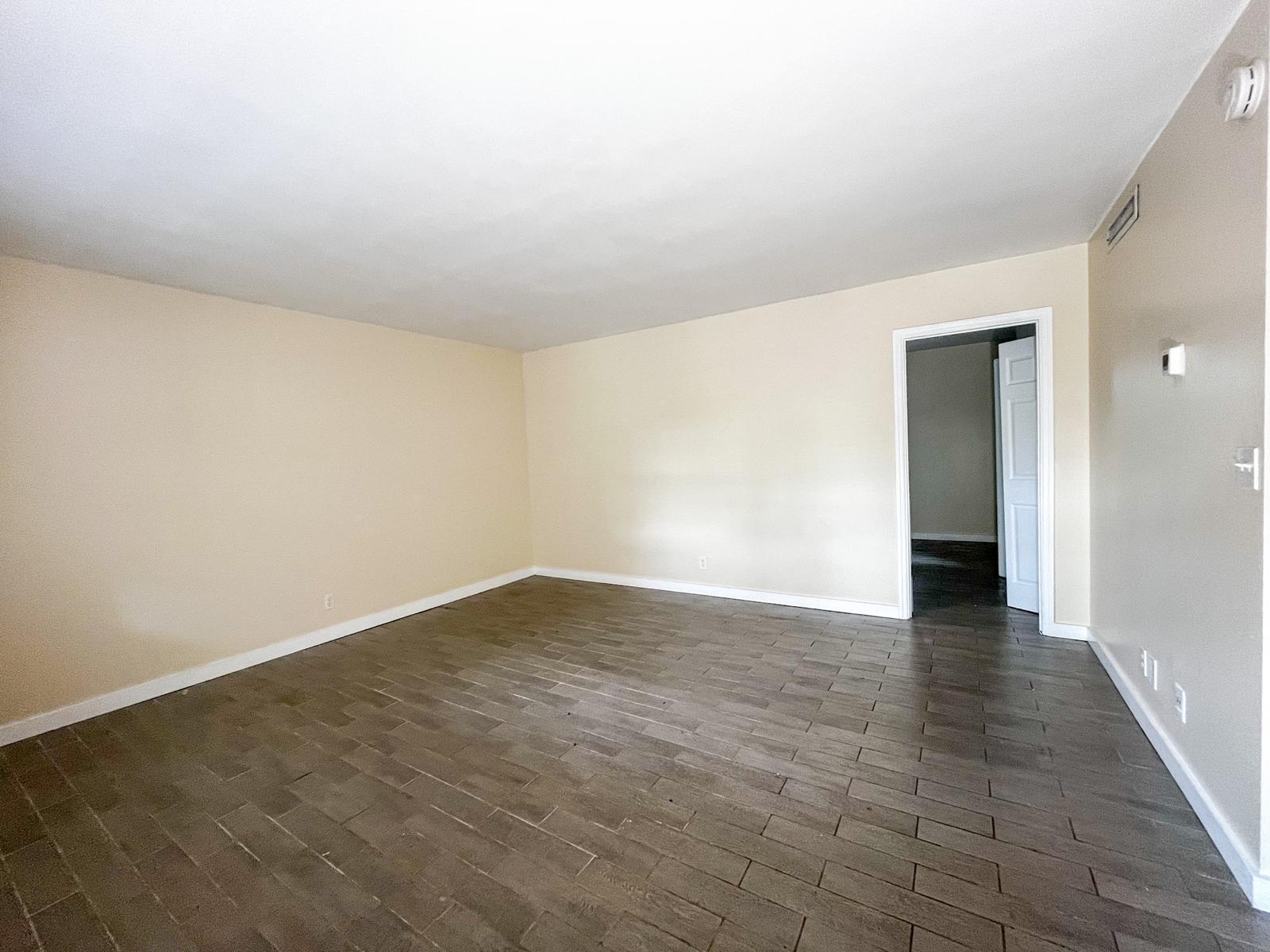 LAKE WORTH TOWN OF - Residential Lease