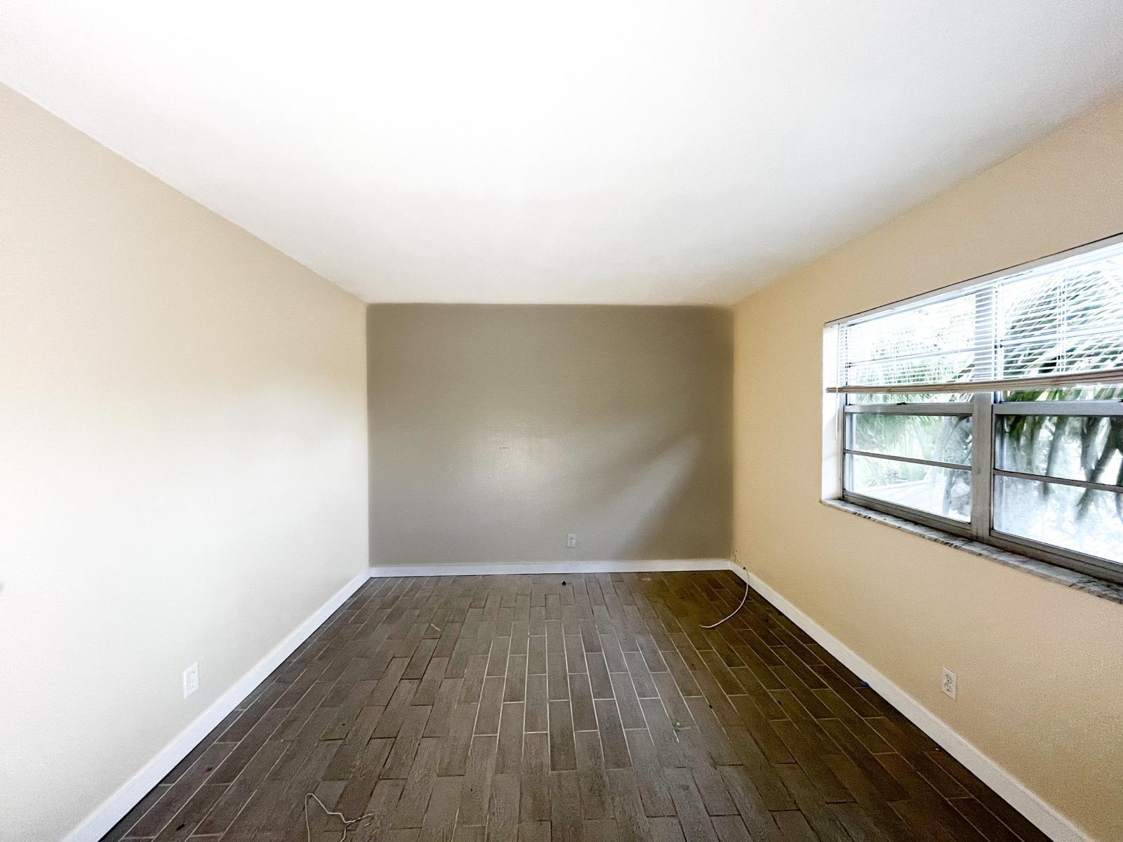 LAKE WORTH TOWN OF - Residential Lease