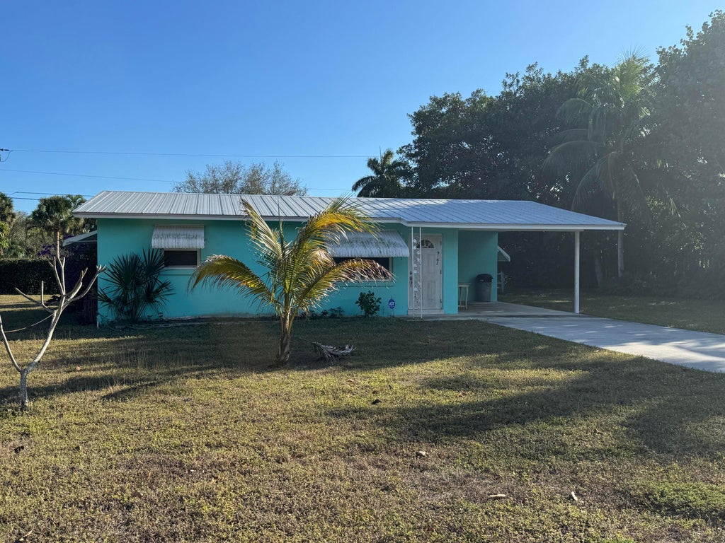 Photo of 9162 SE Pomona Street, Hobe Sound, FL 33455 (MLS # R11158541)