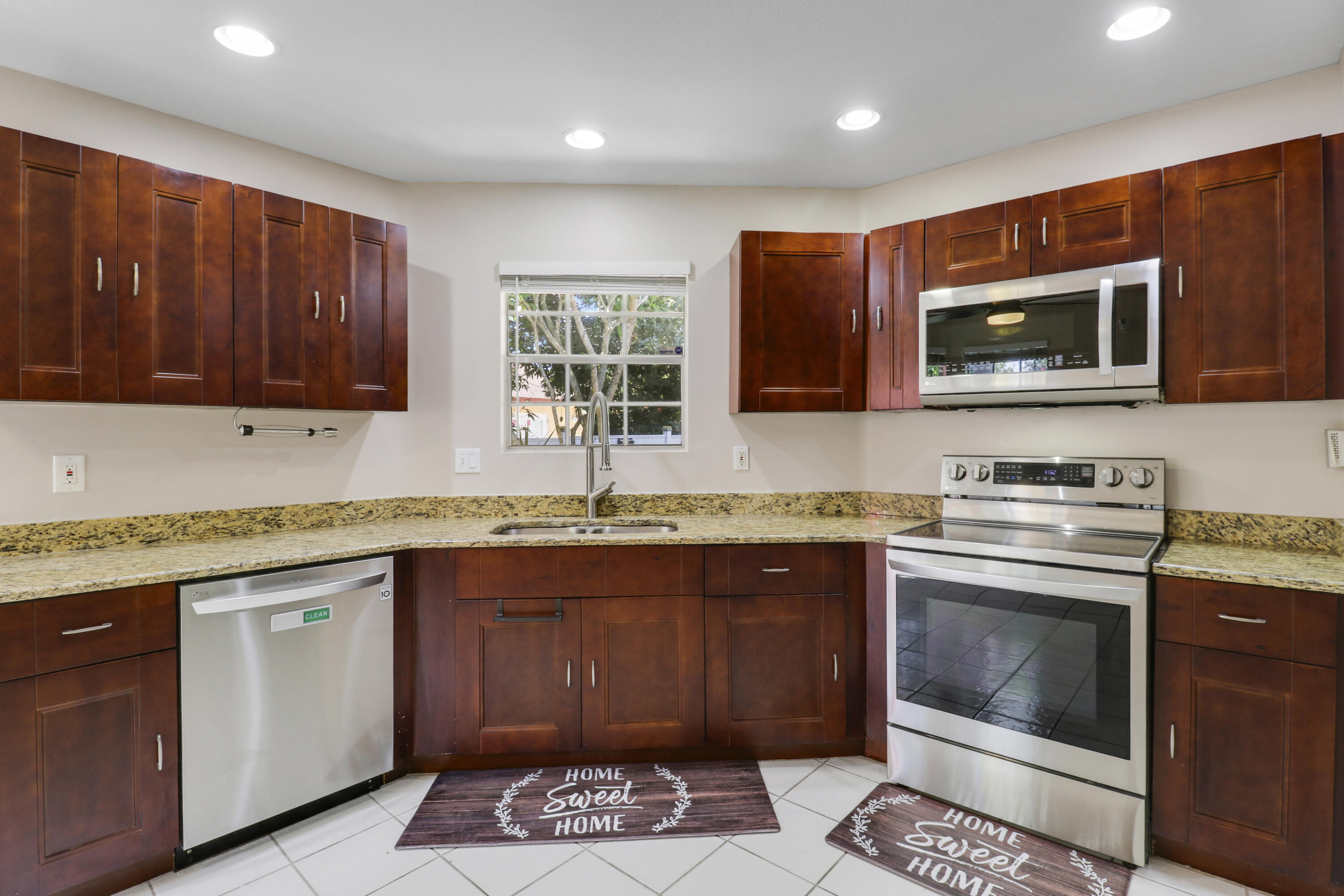 VICTORIA WOODS 2 - Residential