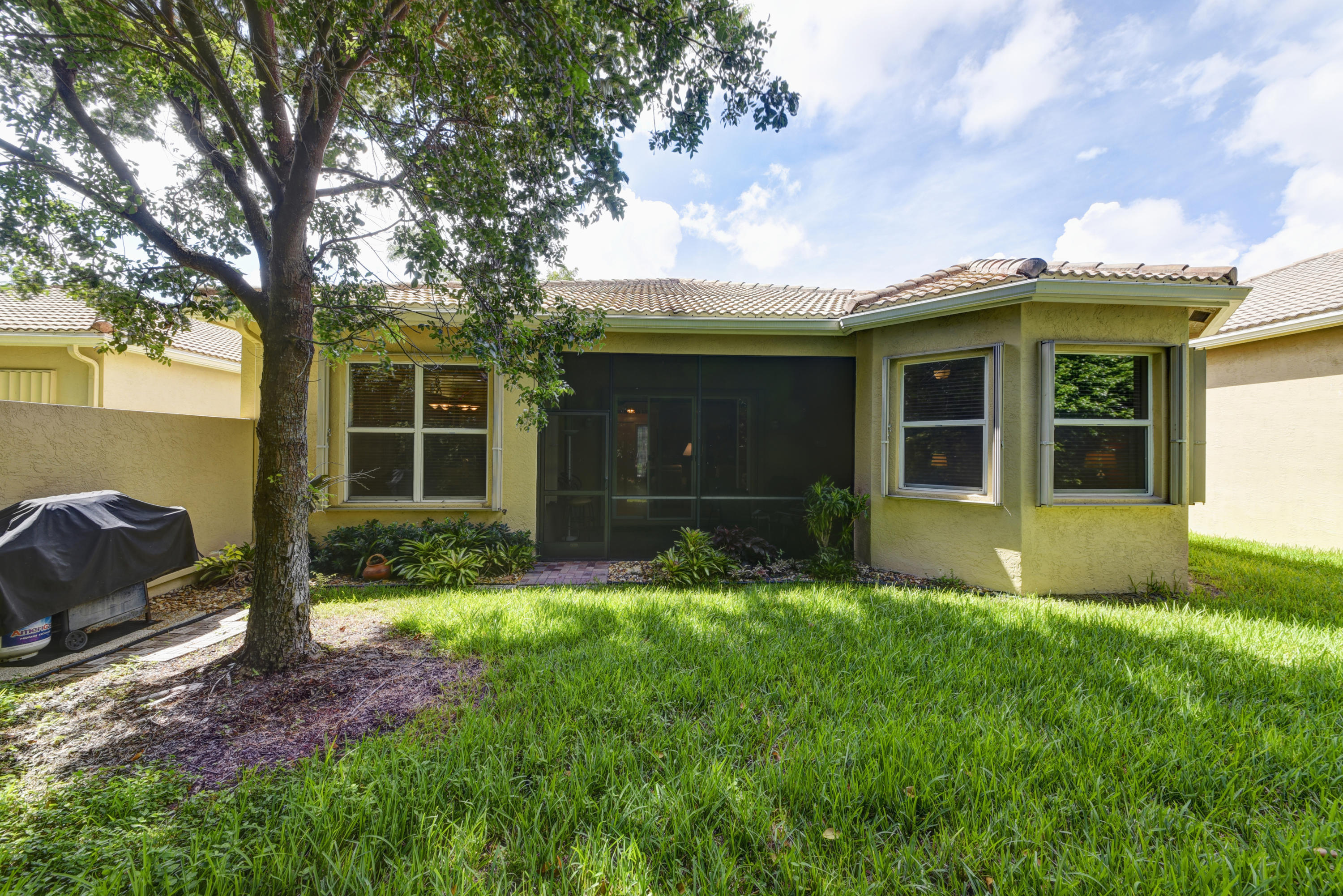 VALENCIA POINTE 3 - Residential