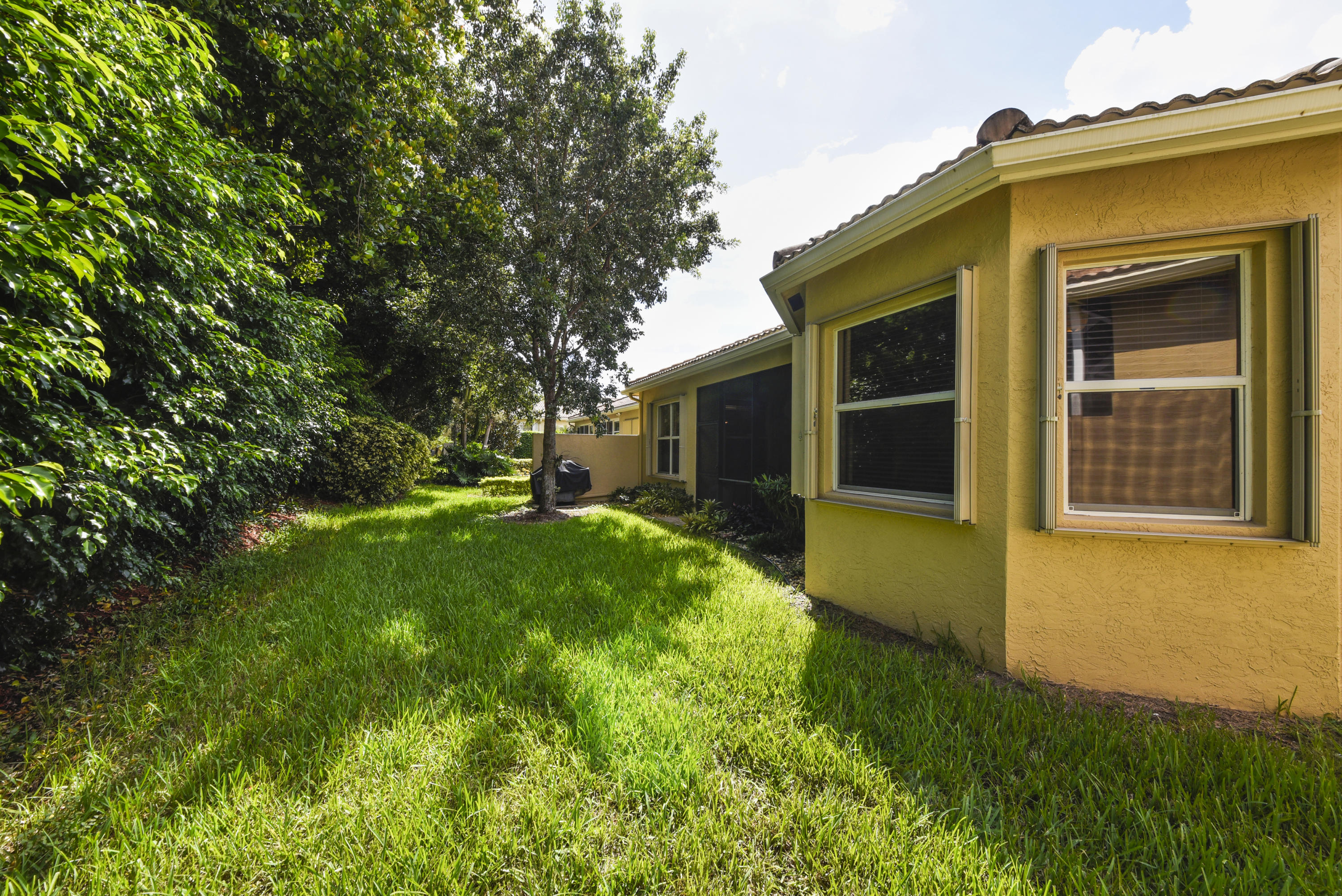 VALENCIA POINTE 3 - Residential