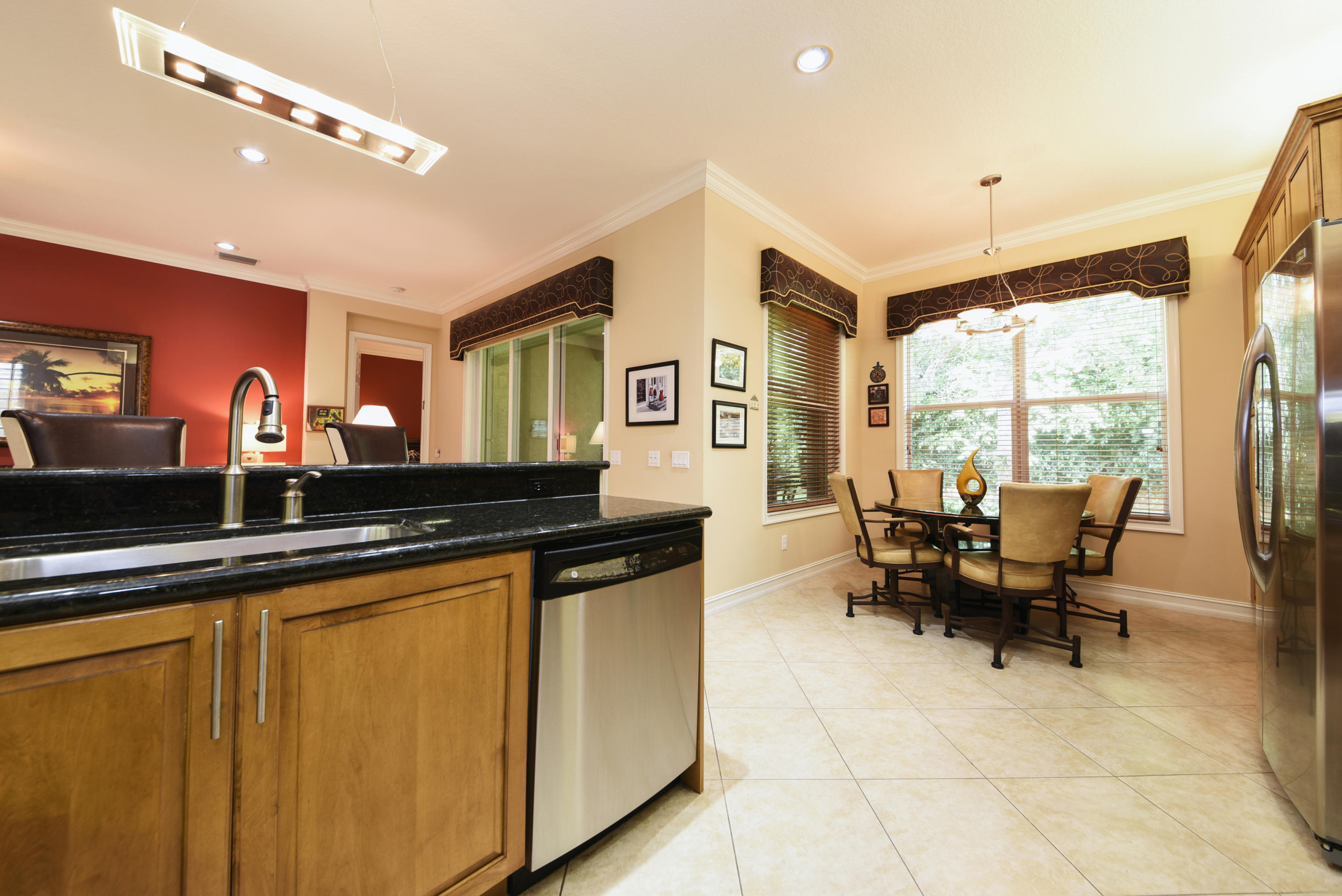 VALENCIA POINTE 3 - Residential