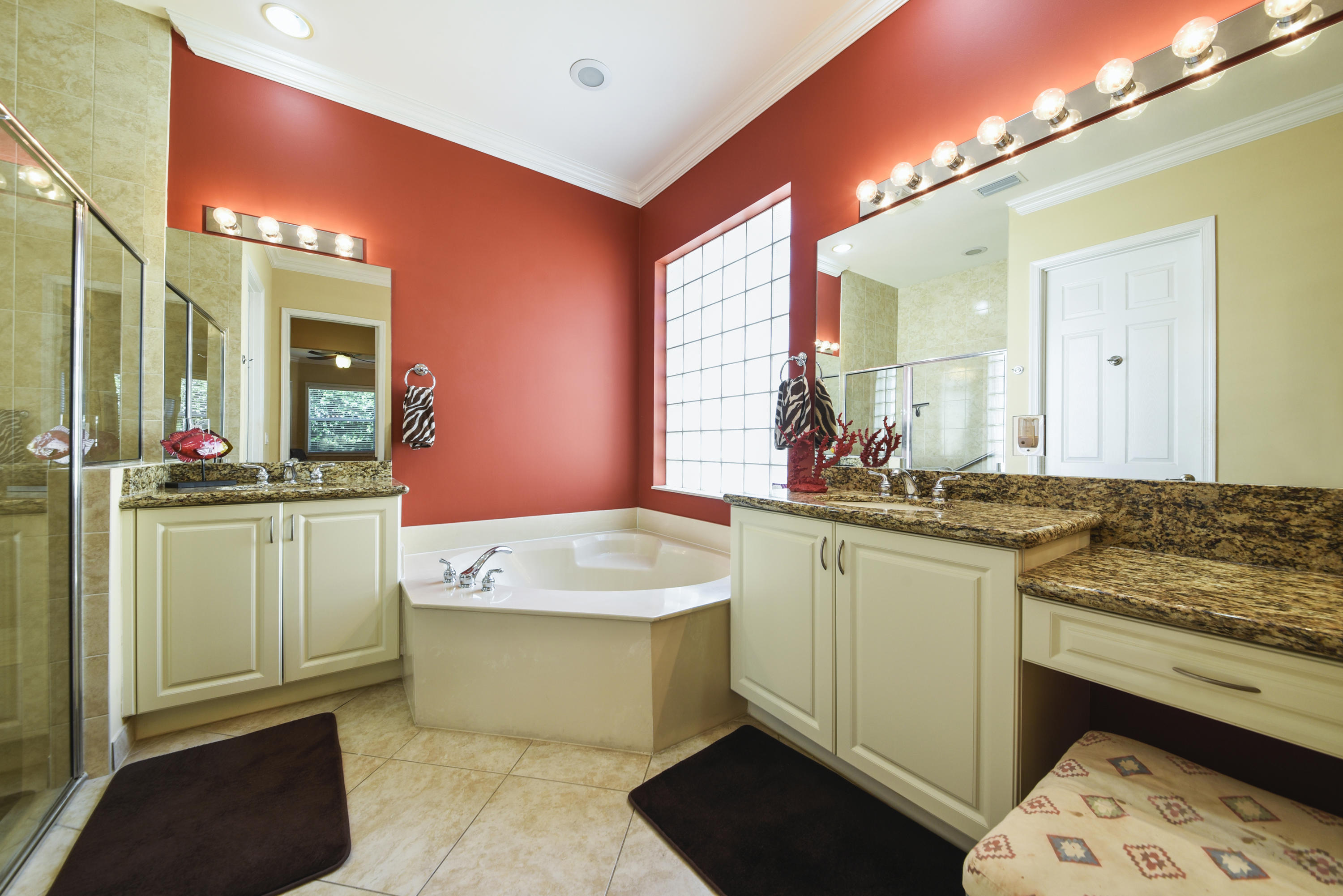 VALENCIA POINTE 3 - Residential