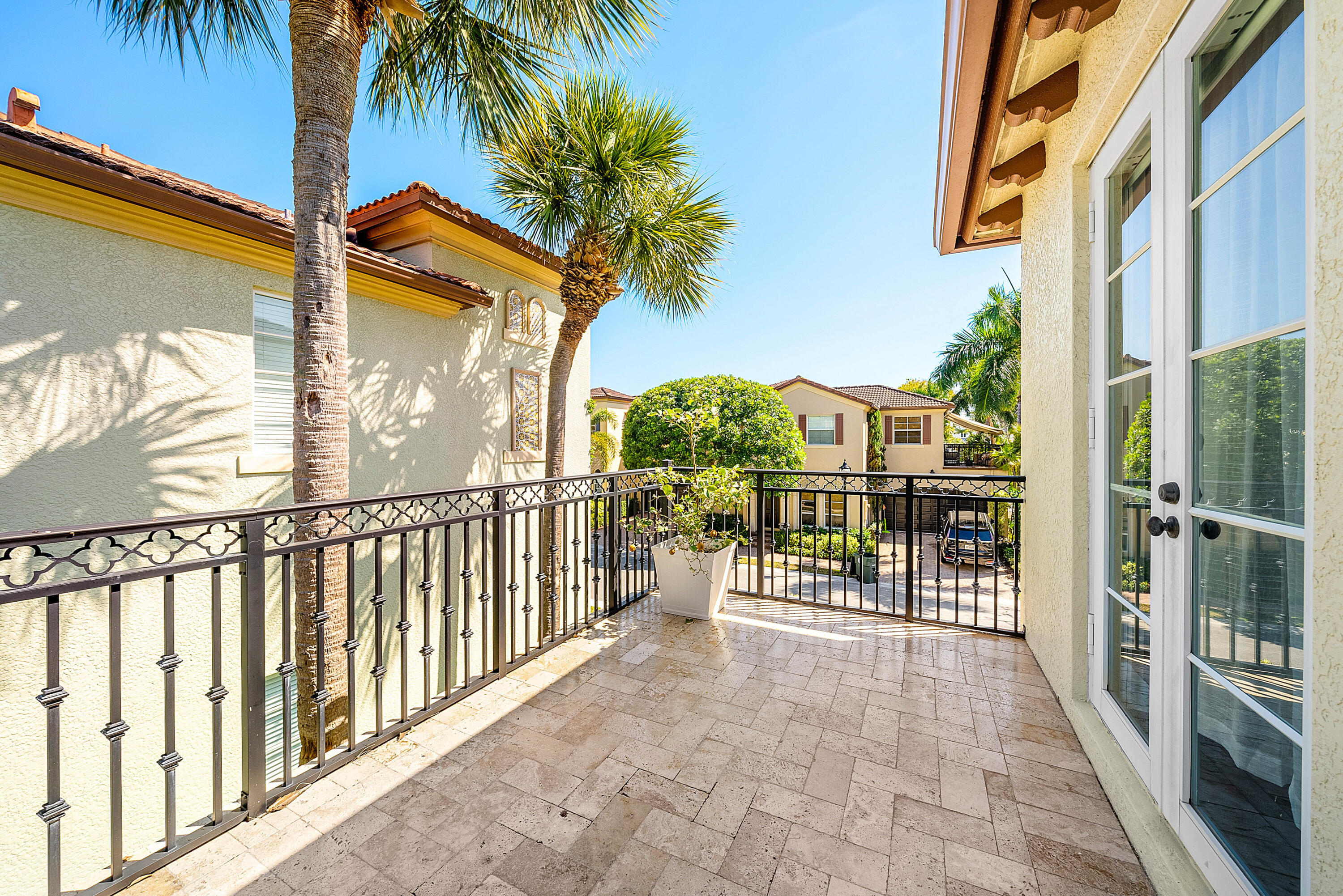 ROYAL POINCIANA - Residential