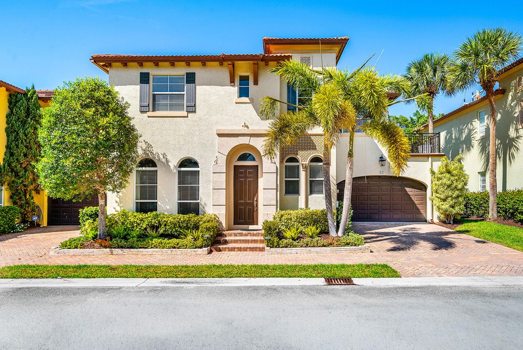 Photo of 71 Via Poinciana Lane, Boca Raton, FL 33487 (MLS # B26008471)