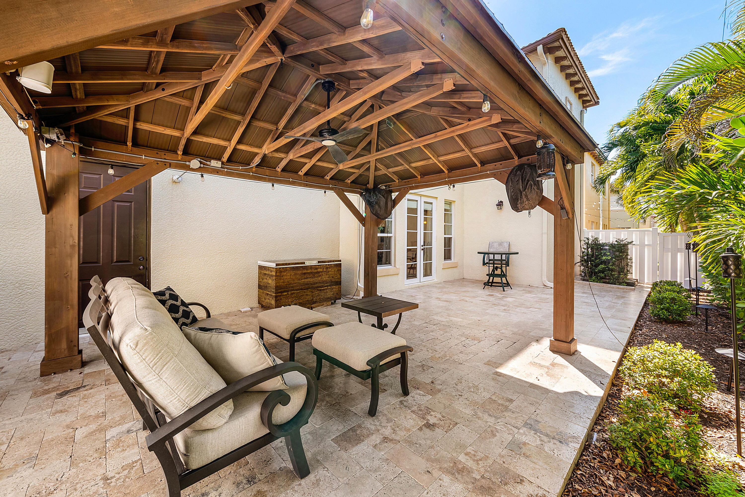 ROYAL POINCIANA - Residential