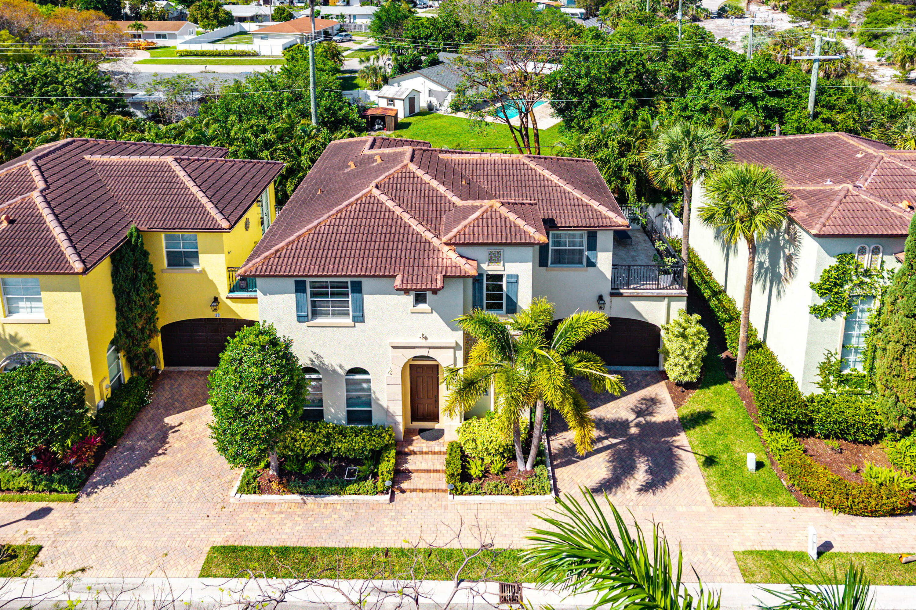 ROYAL POINCIANA - Residential