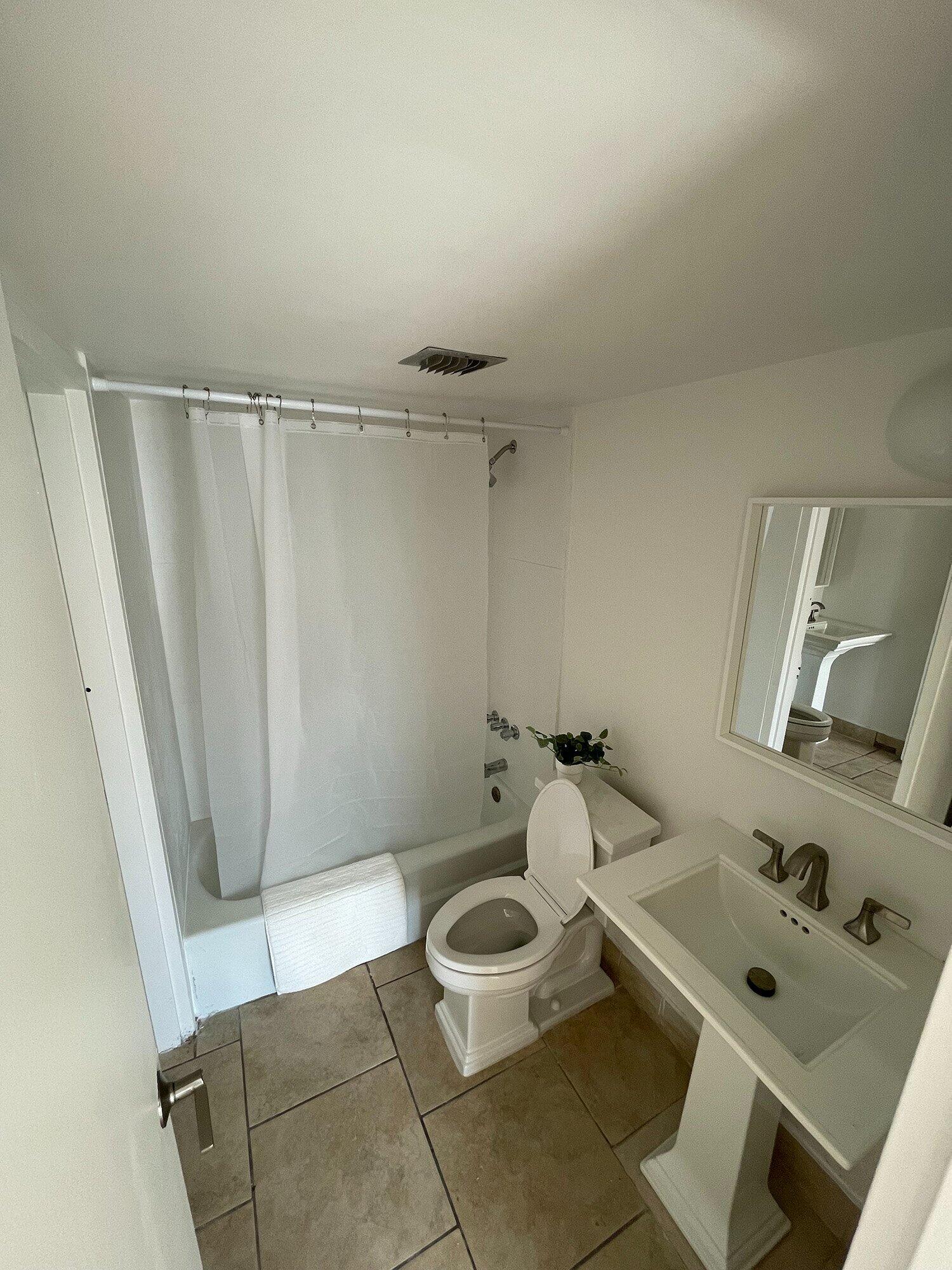 ISLA DEL MAR CONDO - Residential Lease