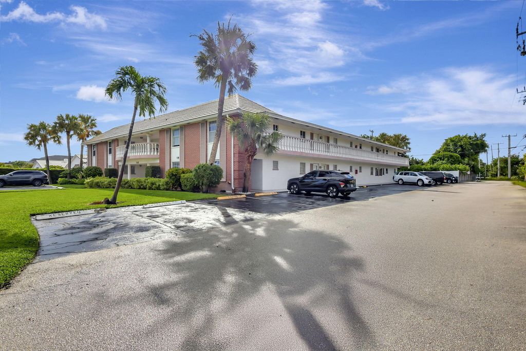 Photo of 148 Yacht Club Drive #5, North Palm Beach, FL 33408 (MLS # B26014561)