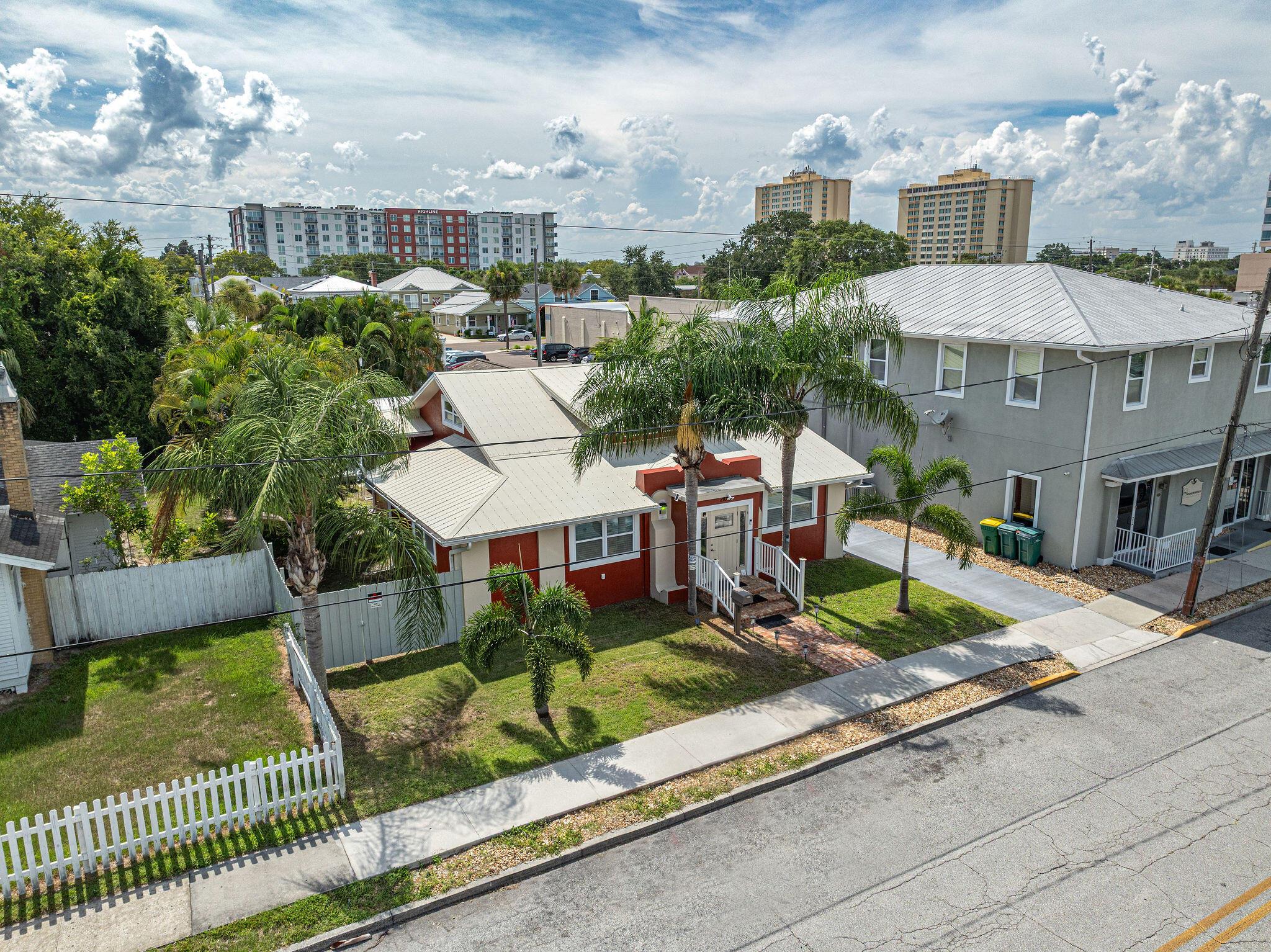 2100 Vernon Place