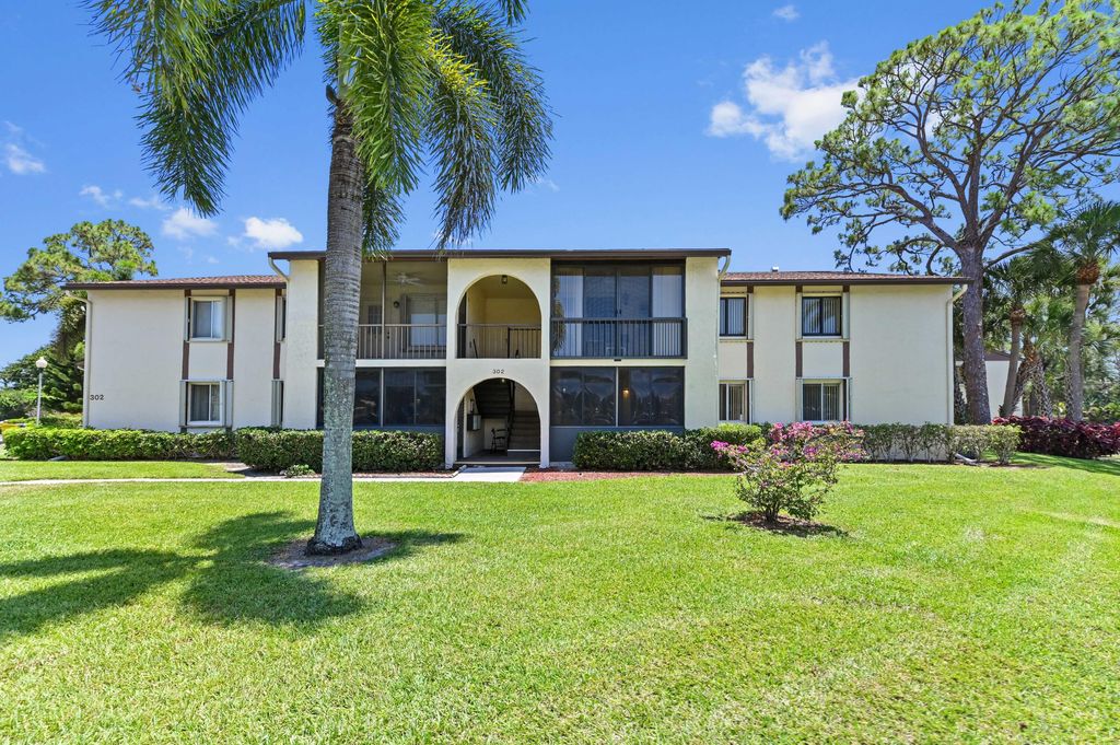 Photo of 302 Knotty Pine Circle #D-1, Greenacres, FL 33463 (MLS # R11089253)