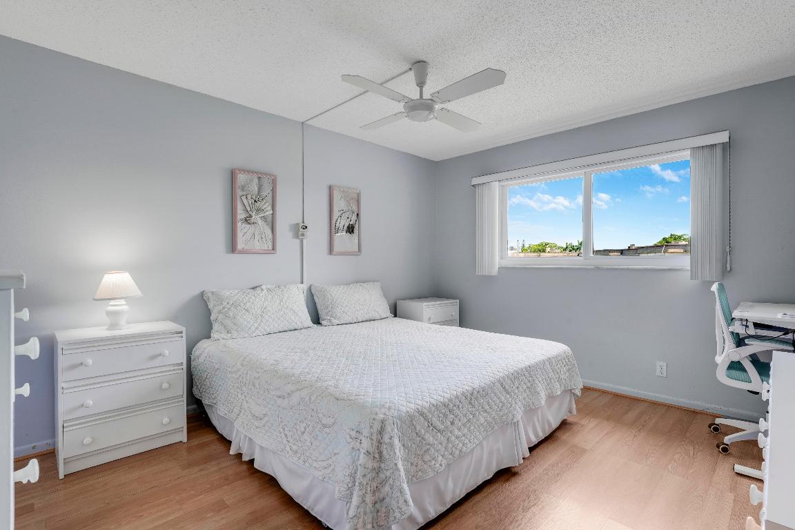 LAKESIDE VILLAGE CONDO 8 - Residential